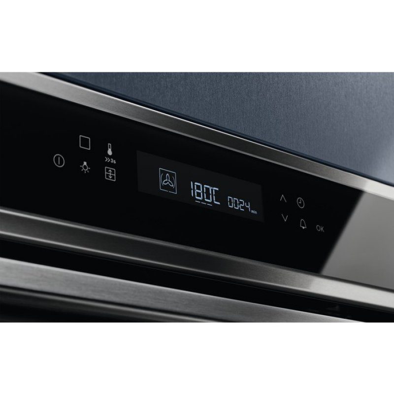 Zkušenost s Electrolux EOB7S31X