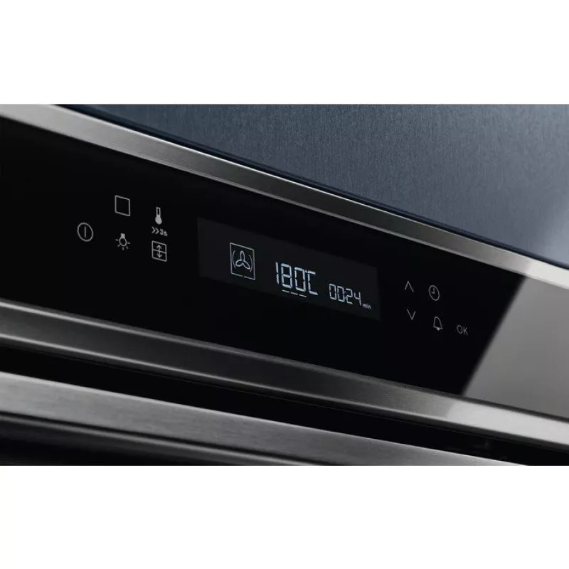 Zkušenost s Electrolux EOB7S31X