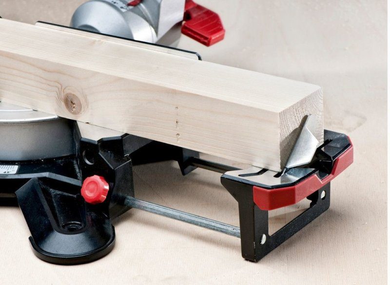 Test: METABO KGS 216 M 619260000