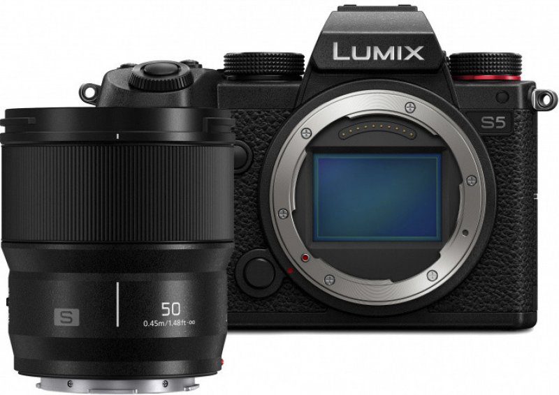 Průzkum Panasonic Lumix DC-S5