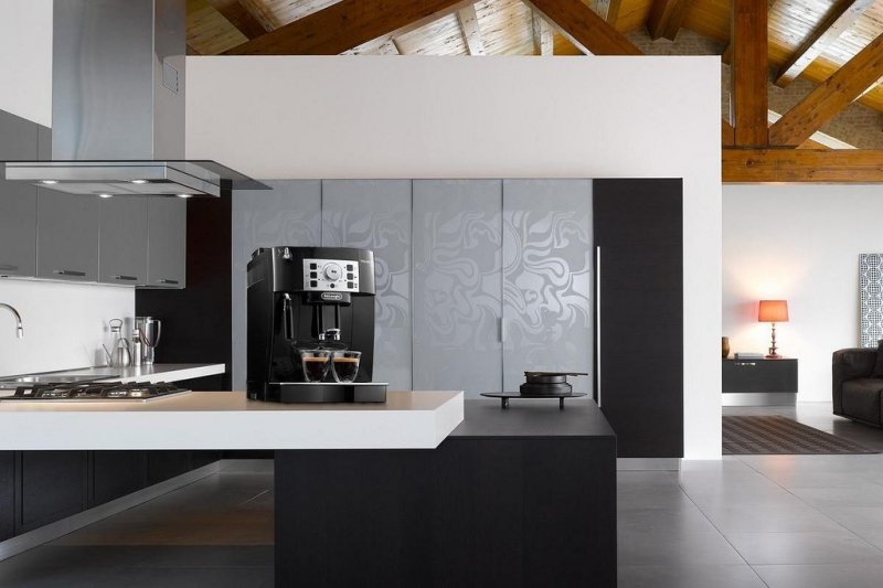 Shrnutí: DeLonghi Magnifica S ECAM 22.110.B