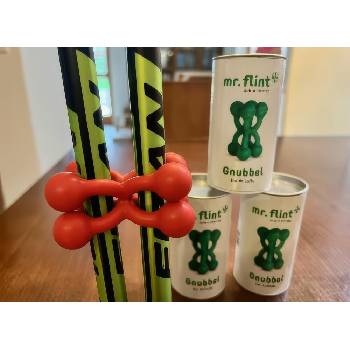 Mr. Flint univerzální držák holí a berlí Gnubbel 4-4 červená