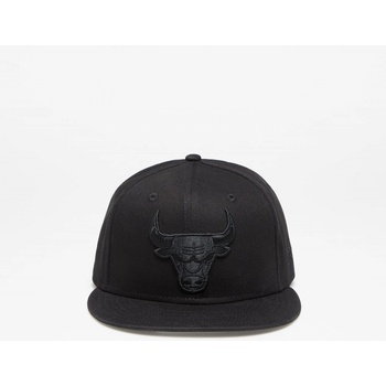 New Era 9FIFTY NBA Black on Black Chicago Bulls Snapback Black/Black