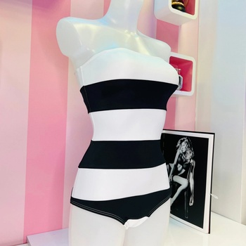 Pruhované jednodílné plavky