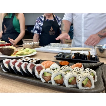 Remoska Kurz: Sushi à la TSURĪ Termín: Dárkový poukaz bez termínu (termín vybere obdarovaný) 3900,00 Kč