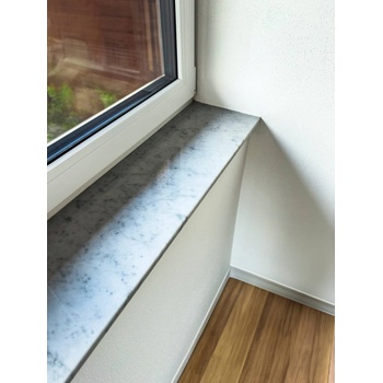 TONE OF STONE Venkovní kamenný mramorový parapet - Mramor Bianco Carrara lesk, 750x300x20 mm