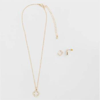 Avon Samoopalovací sprej pro střední tón pokožky Skin So Soft (Airbrush Spray) 150 ml