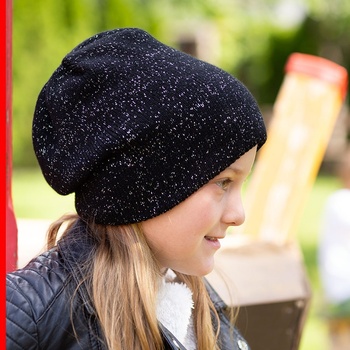 dívčí pletená prodloužená čepice s lurexovou nití červená