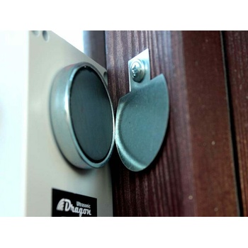 LAPKA Vodotěsný, ultrazvukový plašič na kuny, myši a potkany DRAGON ULTRASONIC C200 - napájení přes 6V adaptér v balení