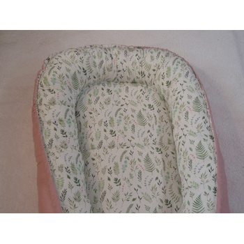 Pro útulný domov Hnízdečko do postýlky Kapradí se starorůžovou