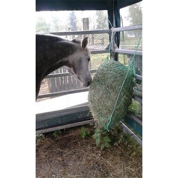 Závěsná síť na seno zelená oka 4 5 x 4 5 cm 90x120cm oko 45x45mm 4mm