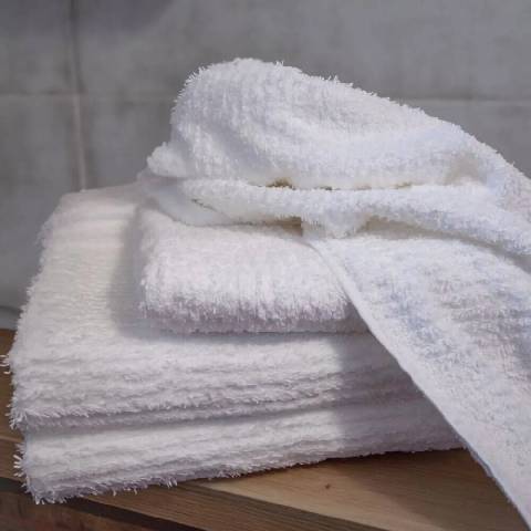 Knitva sada 2 ks ručníků 50 x 100 cm a 2 ks osušek 70 x 140 cm vlnky bílá